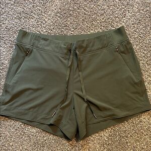 CALIA by Carrie Underwood Green Athletic Shorts Lightweight Drawstring